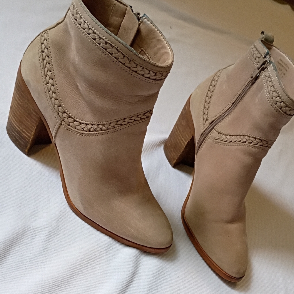 Aldo Western Style Tan Ankle Boot